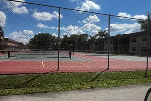 200 Berkley Rd, Hollywood, FL 33024 - Photo 24