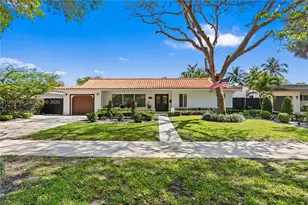 7327 Sabal Dr, Miami Lakes, FL 33014 - Photo 4