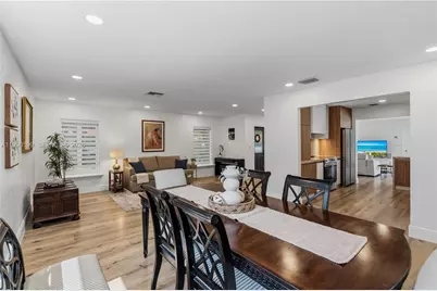 7327 Sabal Dr, Miami Lakes, FL 33014 - Photo 14