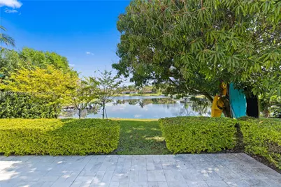 7327 Sabal Dr, Miami Lakes, FL 33014 - Photo 34