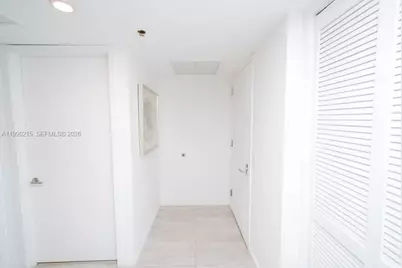 31 SW 6th Street #301, Miami, FL 33131 - Photo 6
