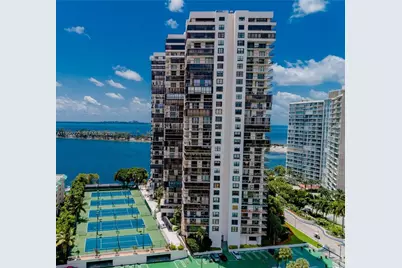 2333 Brickell Ave #2607, Miami, FL 33129 - Photo 2