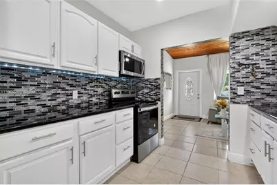 30232 SW 172nd Ave, Homestead, FL 33030 - Photo 8