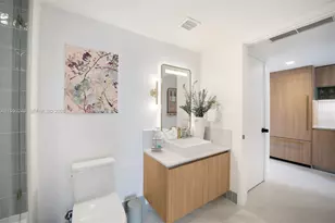 159 NE 6th St, Miami, FL 33132 - Photo 16