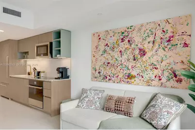 159 NE 6th St #2607, Miami, FL 33132 - Photo 2