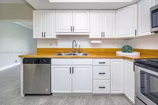 5311 Banyan Ln, Tamarac, FL 33319 - Photo 16