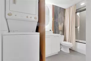 92 SW 3rd St, Miami, FL 33130 - Photo 24