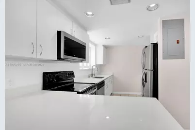 2996 Jackson Ave #B, Coconut Grove, FL 33133 - Photo 4