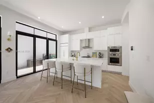 8026 NW 43rd St, Doral, FL 33166 - Photo 6