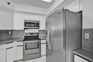 6767 Collins Ave, Miami Beach, FL 33141 - Photo 22