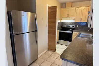 1126 NW 3rd St, Miami, FL 33128 - Photo 2