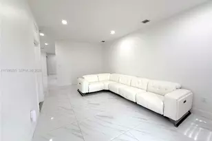 758 NE 34th Ave, Homestead, FL 33033 - Photo 2