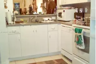 935 NE 33rd Terrace, Homestead, FL 33033 - Photo 4