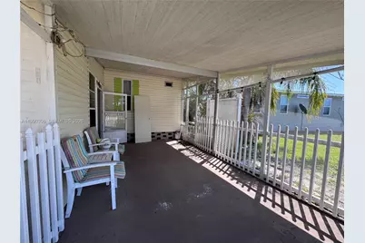 7300 20th St, Florida City, FL 32966 - Photo 6