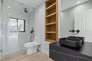 116 W 1st Ct, Miami Beach, FL 33139 - Photo 38