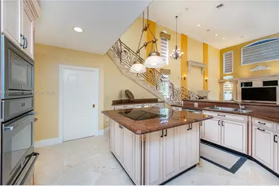 588 Miller Dr, Miami Springs, FL 33166 - Photo 12