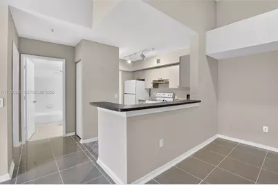 2496 Centergate Dr #301, Miramar, FL 33025 - Photo 8