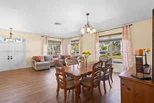 17900 SW 4th Ct, Pembroke Pines, FL 33029 - Photo 4