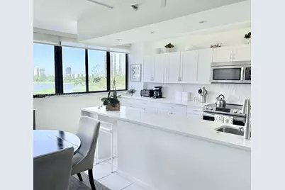 20185 E Country Club Dr #405, Aventura, FL 33180 - Photo 4