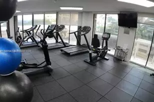 20185 E Country Club Dr, Aventura, FL 33180 - Photo 16