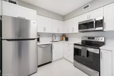 5161 Collins Ave #1508, Miami Beach, FL 33140 - Photo 10