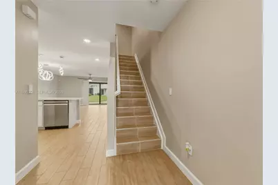 6011 Woods Edge Cir #6011, Riviera Beach, FL 33410 - Photo 18