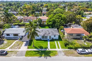 110 NE 171 St, North Miami Beach, FL 33162 - Photo 10