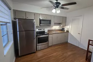 609 NE 6th Ct, Boynton Beach, FL 33435 - Photo 4