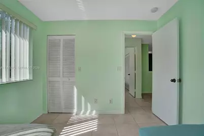 1726 SW 110th Ter, Davie, FL 33324 - Photo 36