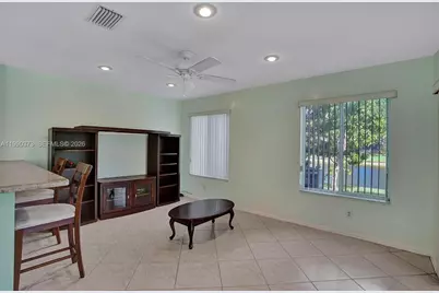 1726 SW 110th Ter, Davie, FL 33324 - Photo 14