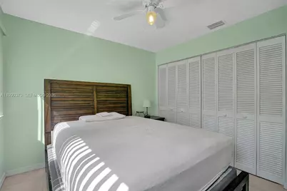 1726 SW 110th Ter, Davie, FL 33324 - Photo 32