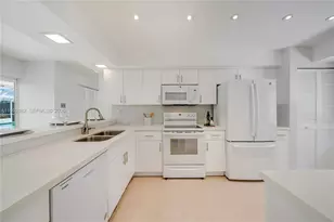 640 S Mashta Dr, Key Biscayne, FL 33149 - Photo 18