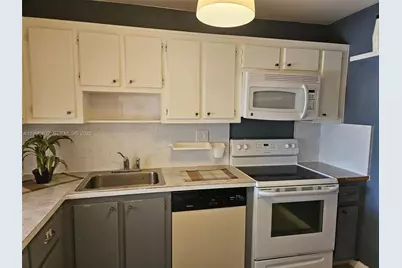 2200 E Hallandale Beach Blvd #408, Hallandale Beach, FL 33009 - Photo 4