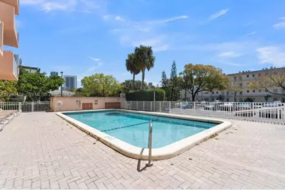 2200 E Hallandale Beach Blvd #408, Hallandale Beach, FL 33009 - Photo 12