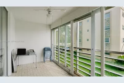 424 SE 10th St #204, Dania Beach, FL 33004 - Photo 52