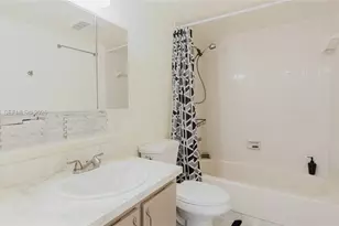 424 SE 10th St, Dania Beach, FL 33004 - Photo 36