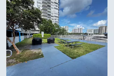18061 Biscayne Blvd #1203, Aventura, FL 33160 - Photo 34