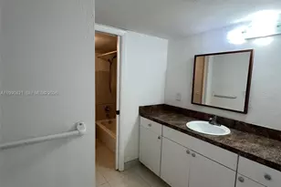 5501 NW 7th St, Miami, FL 33126 - Photo 14