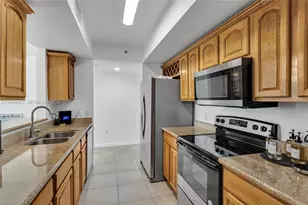 4242 NW 2nd St, Miami, FL 33126 - Photo 10
