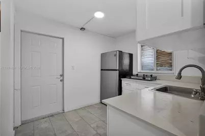 760 E 55th St, Hialeah, FL 33013 - Photo 32