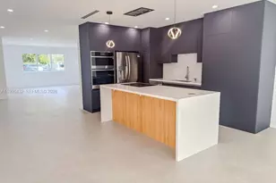 588 Palmetto Dr, Miami Springs, FL 33166 - Photo 12