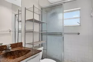 10424 NW 70th Ct, Tamarac, FL 33321 - Photo 16