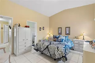 8798 NW 111th Terrace, Hialeah Gardens, FL 33018 - Photo 14