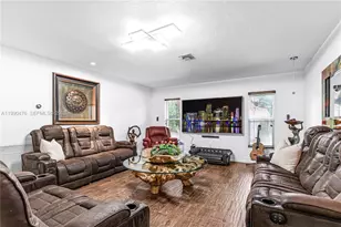 18851 SW 218th St, Miami, FL 33170 - Photo 8