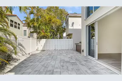 876 Garnet Cir, Weston, FL 33326 - Photo 22