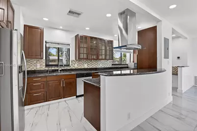 620 Camellia Ct, Plantation, FL 33317 - Photo 2