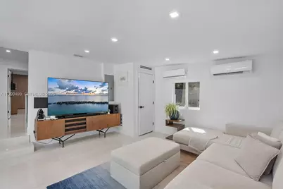 261 NE 47th St, Miami, FL 33137 - Photo 26