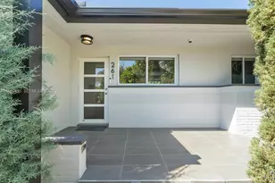 261 NE 47th St, Miami, FL 33137 - Photo 10