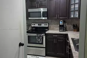 893 SW 120th Way, Davie, FL 33325 - Photo 8