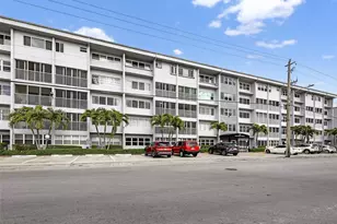 329 SE 3rd St, Hallandale Beach, FL 33009 - Photo 32